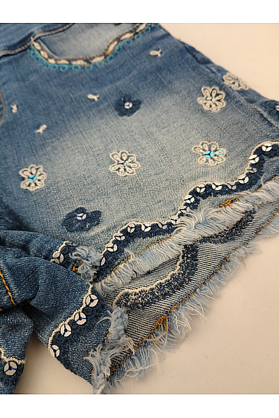 DESIGUAL Dívčí modré bavlněné džínové kraťasy s laclem a výšivkou květin Velikost 7/8 | DESIGUAL | obrázek 4