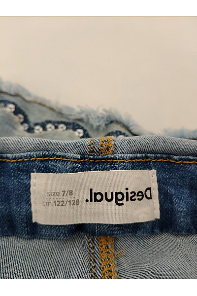 DESIGUAL Dívčí modré bavlněné džínové kraťasy s laclem a výšivkou květin Velikost 7/8 | DESIGUAL | obrázek 10