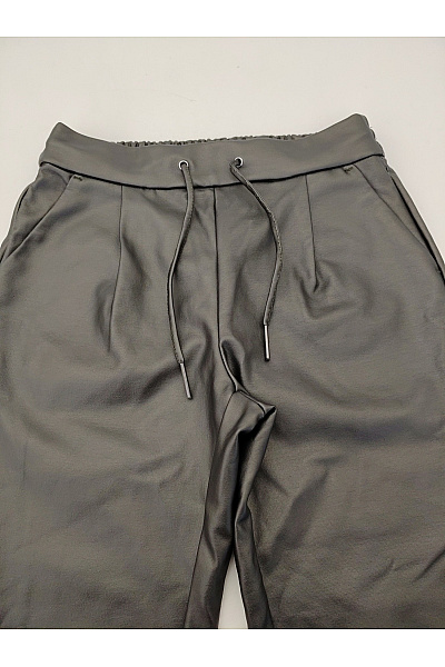 VERO MODA Černé dámské koženkové kalhoty s vysokým pasem a kapsami Velikost US XS/32 | VERO MODA | obrázek 4