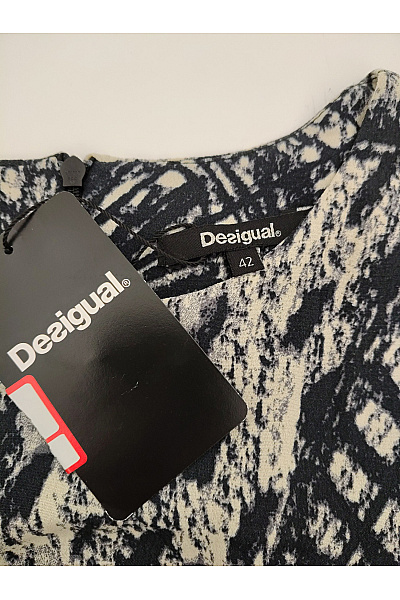 DESIGUAL Černobílé asymetrické šaty s abstraktním vzorem Velikost EU 42 | DESIGUAL | obrázek 7