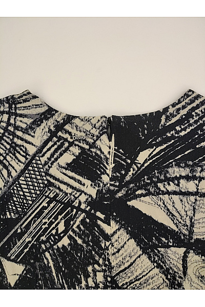 DESIGUAL Černobílé asymetrické šaty s abstraktním vzorem Velikost EU 42 | DESIGUAL | obrázek 10