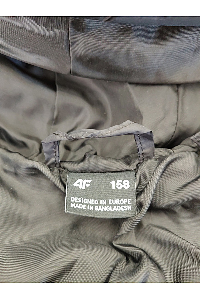 4F Černá chlapecká prošívaná bunda s kapucí outdoor Velikost 158 | 4F  | obrázek 7