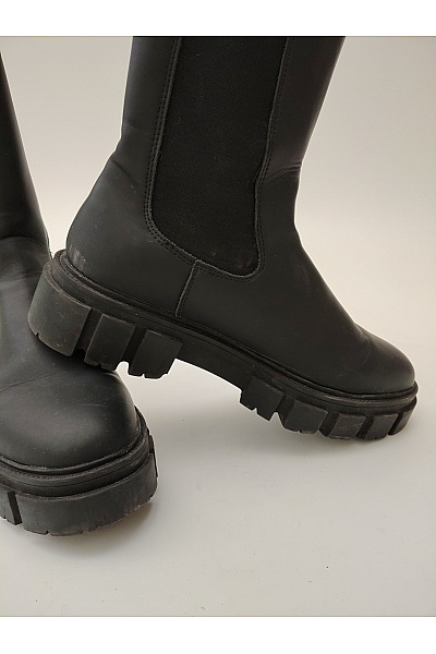 Černé dámské chelsea kotníkové boty na vysoké platformě Vel. EU 41 | Unimoda | obrázek 5