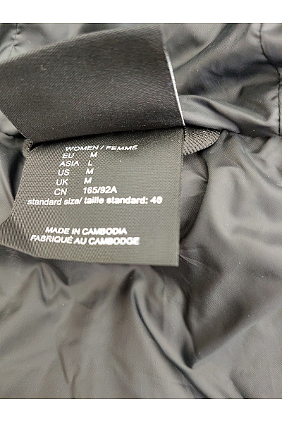 Jack Wolfskin Černá prošívaná zimní bunda s kapucí a stahováním v pase Vel. M | Jack Wolfskin | obrázek 9