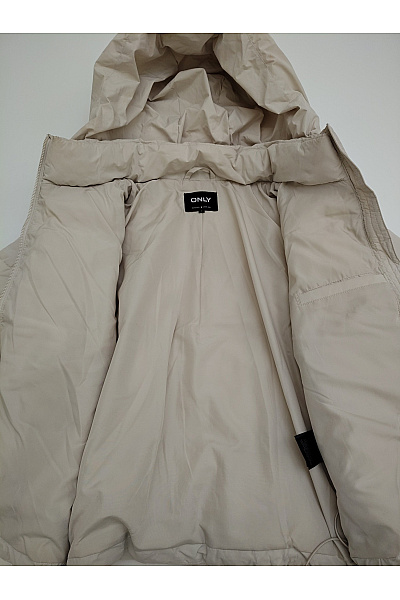 ONLY Dámská béžová prošívaná puffer bunda s kapucí Vel. S | ONLY | obrázek 7