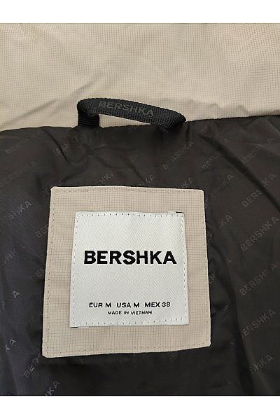 Bershka Dámská béžová prošívaná zateplená vesta bez rukávů Velikost EU M | Bershka | obrázek 6