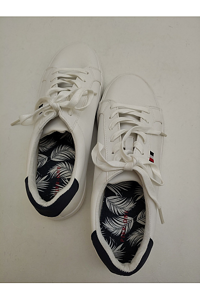 Pánské tenisky Tommy Hilfiger Essential Leather Sneaker Bílé Černé Vel. EU 41 | Unimoda | obrázek 7