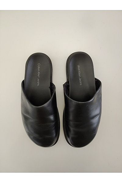 Calvin Klein Pánské černé kožené pantofle na platformě nazouvací Vel. EU 43 | Calvin Klein | obrázek 10