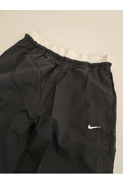 Nike Černé sportovní široké kalhoty s gumou v pase Velikost S | Nike | obrázek 3
