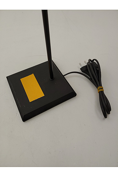 Stolní lampa s motivem tváří a knihy zlatá černá | Unimoda | obrázek 5