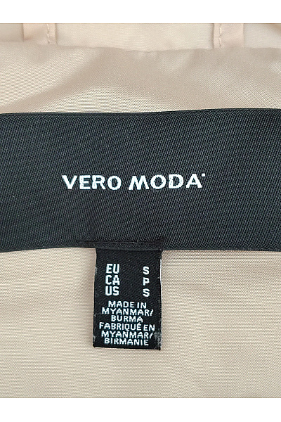 VERO MODA Béžová prošívaná zateplená vesta s kapucí Velikost S | VERO MODA | obrázek 7