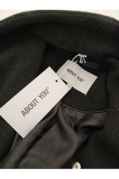 Černý elegantní krátký kabát s kapucí Vel. EU 42 | Unimoda | obrázek 2