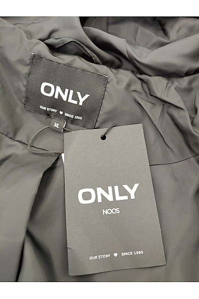 ONLY Dámská černá dlouhá prošívaná zimní bunda s kapucí Velikost XL | ONLY | obrázek 9