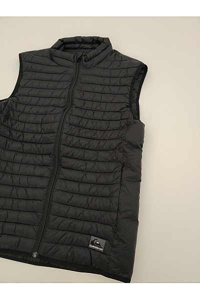 Quiksilver Černá prošívaná zateplená vesta bez rukávů Velikost S | quiksilver | obrázek 3