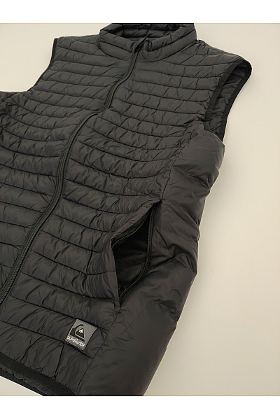 Quiksilver Černá prošívaná zateplená vesta bez rukávů Velikost S | quiksilver | obrázek 4