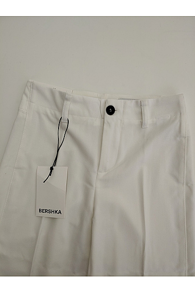 Bershka Bílé dámské kalhoty s vysokým pasem a puky Vel. EU 32 | Bershka | obrázek 4