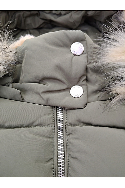ONLY Dámská khaki prošívaná zimní bunda s kapucí a kožešinou | ONLY | obrázek 6