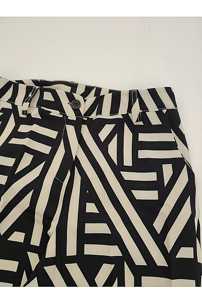 Černobílé geometrické kalhoty cigaretové Velikost S | Unimoda | obrázek 4