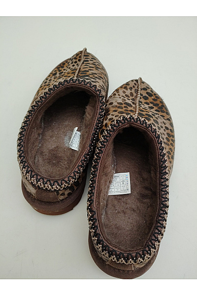 UGG Hnědé leopardí nazouvací válenky s kožíškem Velikost EU 38 | UGG | obrázek 7