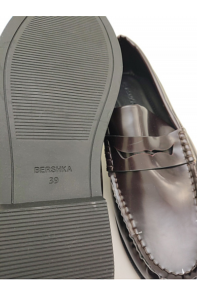 Bershka Dámské lakované polobotky nazouvací elegantní Velikost EU 39 | Bershka | obrázek 7