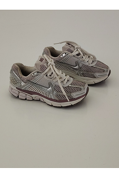 Nike tenisky Dětské stříbrné běžecké šněrovací prodyšné Vel. EU 35,5 | Nike | obrázek 2