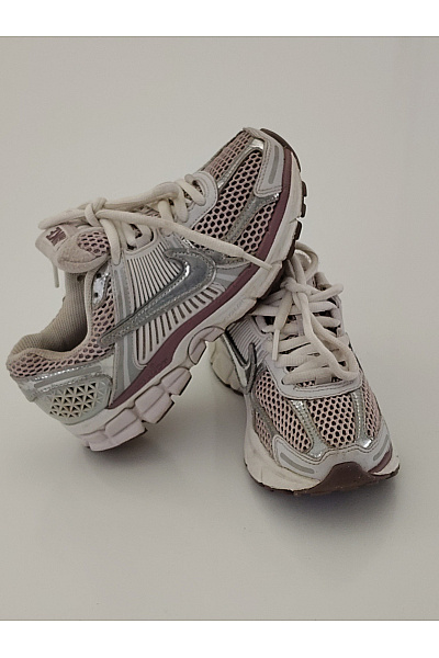 Nike tenisky Dětské stříbrné běžecké šněrovací prodyšné Vel. EU 35,5 | Nike | obrázek 4