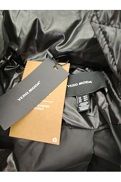 VERO MODA Dámská černá prošívaná puffer bunda se zipem Velikost EU M/T | VERO MODA | obrázek 7