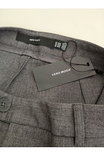VERO MODA Šedé elegantní společenské kalhoty s širokými nohavicemi a puky Velikost EU M/32 | VERO MODA | obrázek 7