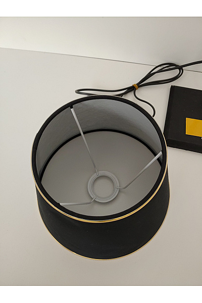 Černá stolní lampa se zlatým lemem | Unimoda | obrázek 6